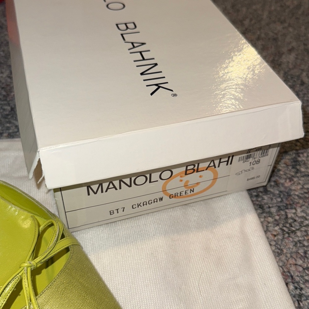 Manolo Blahnik Vibrant Green Pointed Heels - Picture 13 of 16